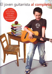 El joven guitarrista al completo